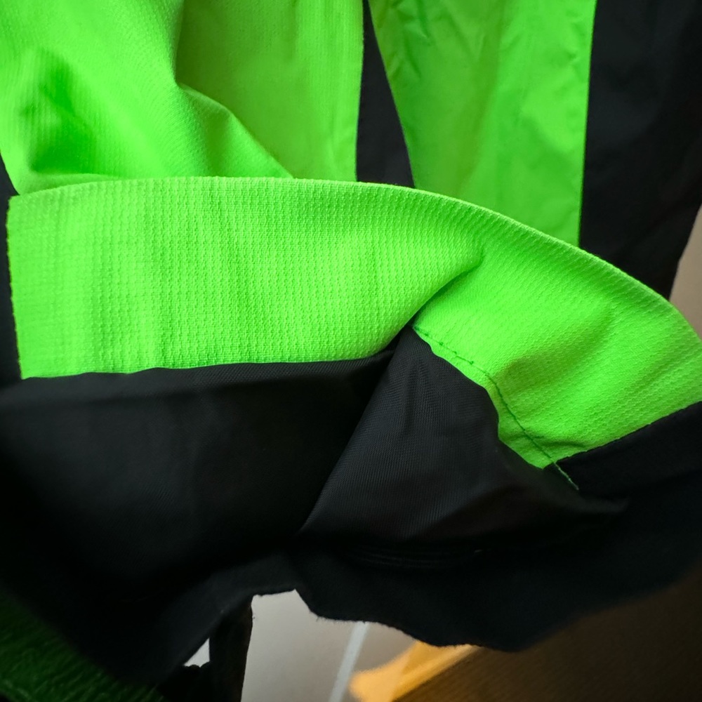 North Face Hyvent ski/rain jacket boys large - Picture 4 of 8